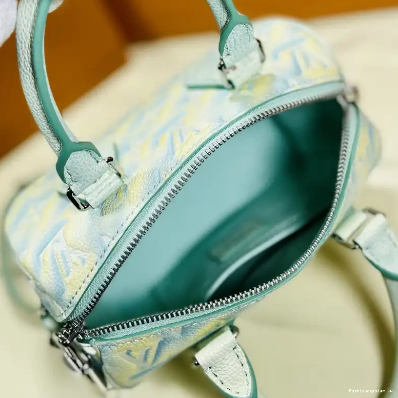 Fashionrepsfam ru 2207DJ0004 Bag LV 0727